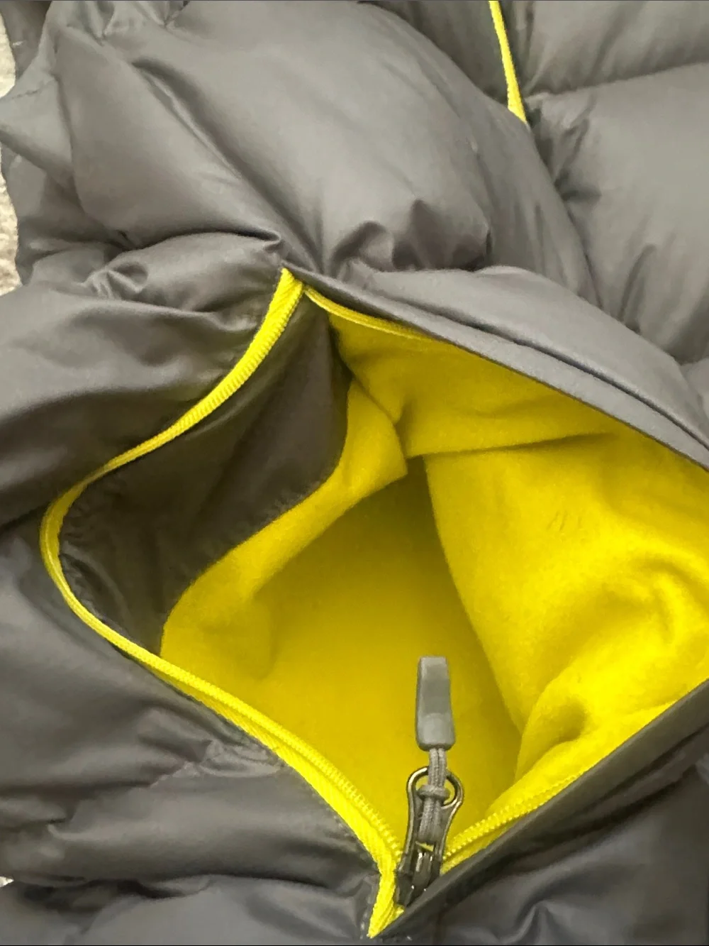 Marmot Men’s Large Gray and Yellow Puffy Down Vest. 700-fill.
